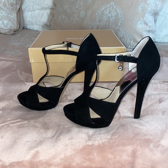 Michael Kors Francoise suede T strap sandal - Picture 4 of 6